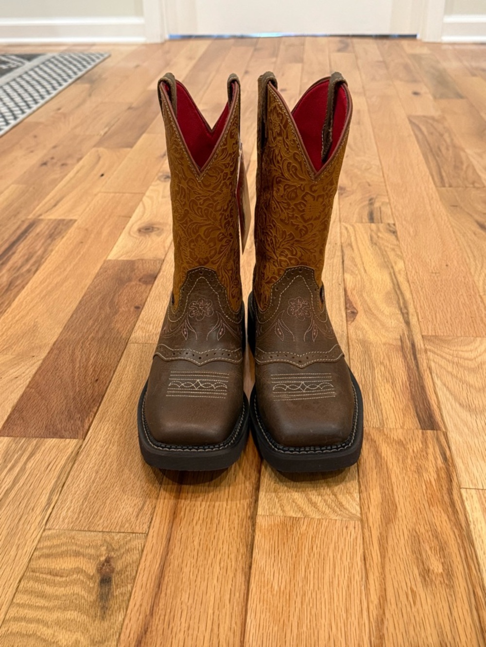 Justin Women’s Starlina Western Boots- Broad Square Toe- NEW Size 8.5